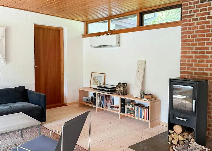 別荘 Authentic 60's Summer House By Ellinge Lyng Højby